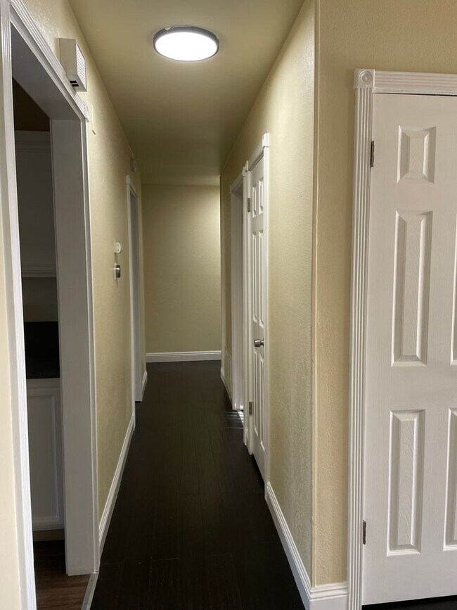 Building Photo - Welcome to this Charming Home in Antelope