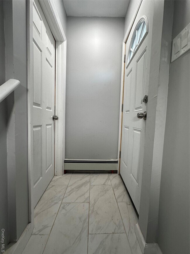 Building Photo - 44 Harding Ave