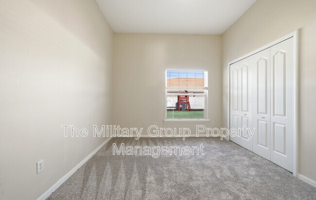 Building Photo - 586 Longmill Ln