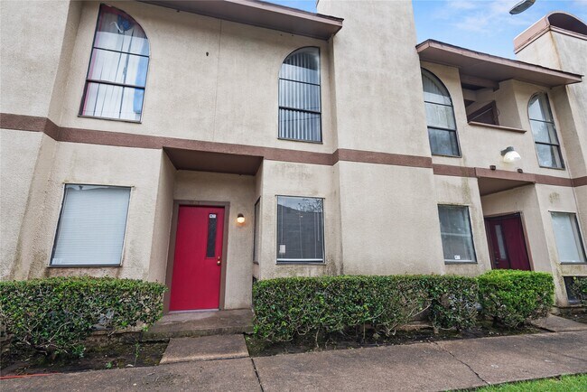 Primary Photo - 11211 Pembridge Dr