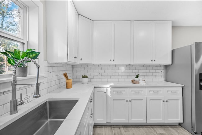 Building Photo - 8050 Tavenor Ln