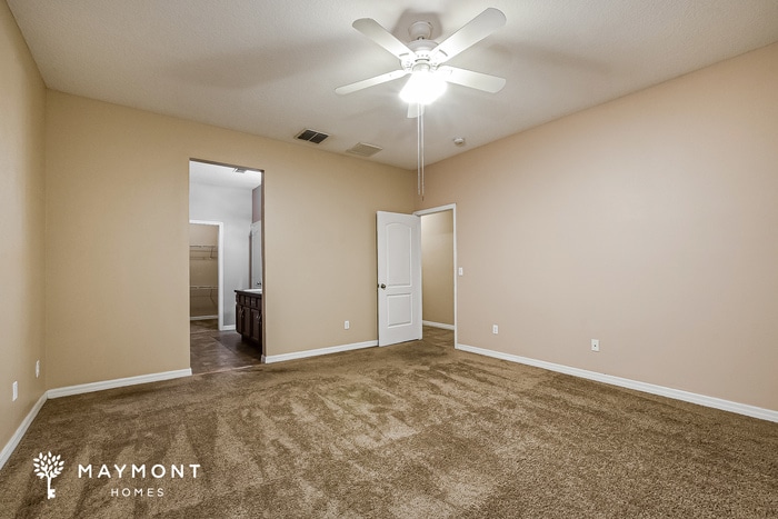 Building Photo - 2420 Plantation Oak Dr