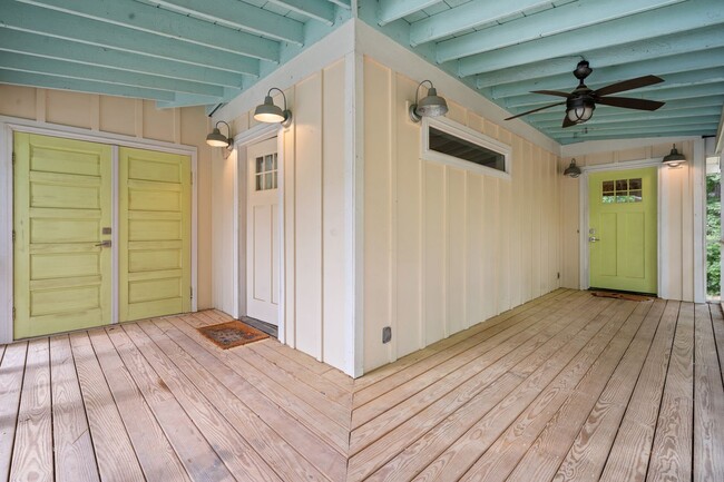 Building Photo - Charming 1BR ADU in Coveted Hope Valley with Private Screened Porch
