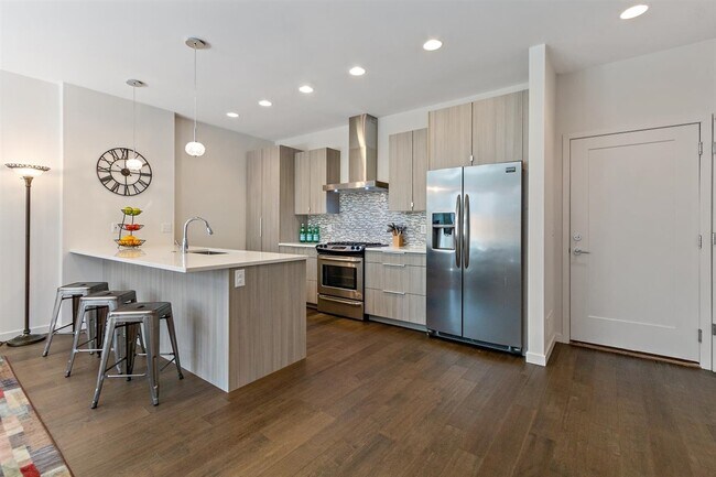 Kitchen - 3462 Albion St