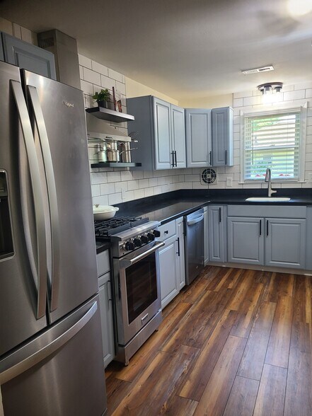 Building Photo - 258 Evergreen Ave
