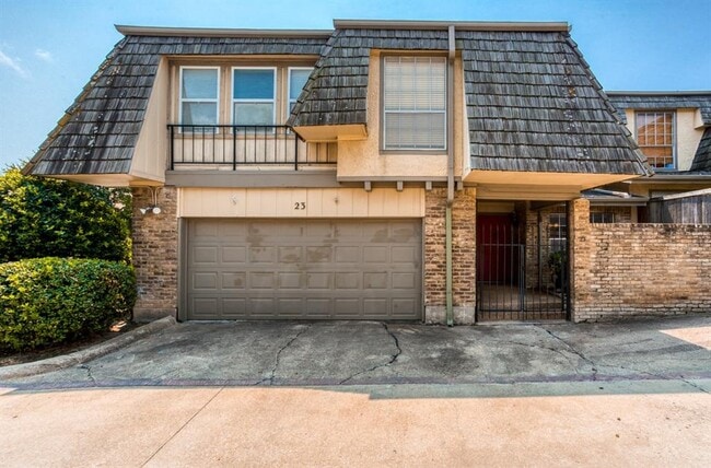 Building Photo - 8560 Park Ln