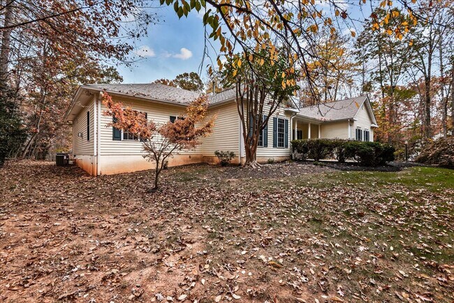 Building Photo - **Charming 3-Bedroom Rambler on 3 Acres in Scenic Stafford** NO HOA