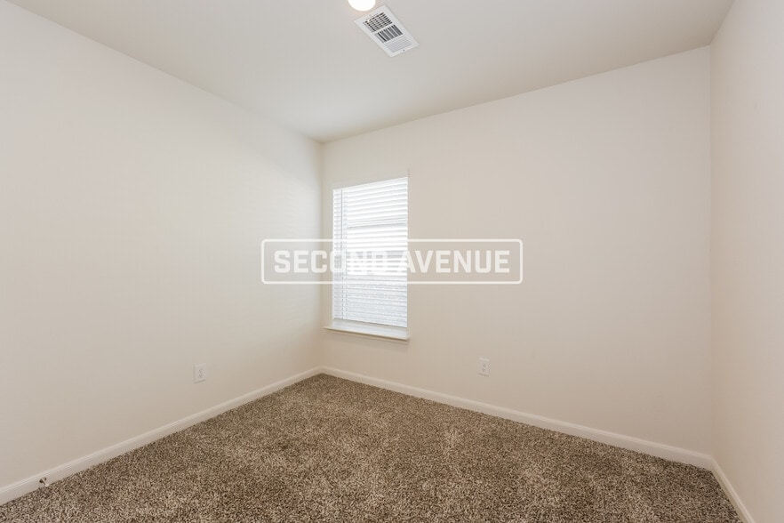 Building Photo - 327 Condie Russell Ave