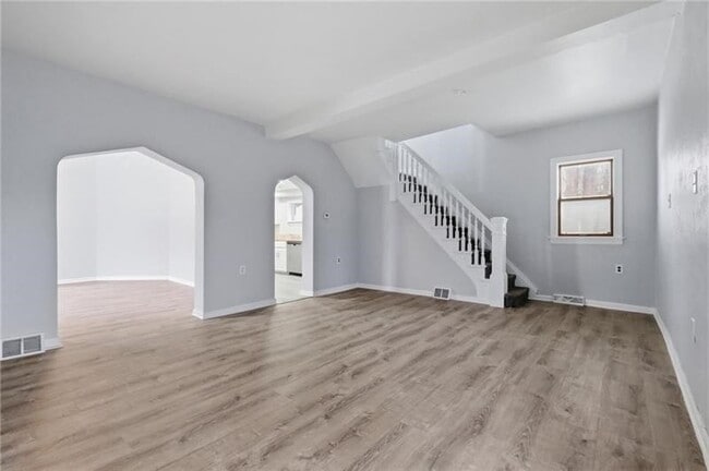 Building Photo - 228 Sylvan Walk