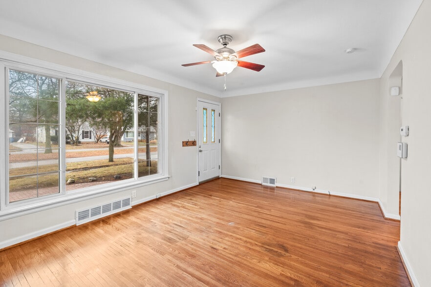 Building Photo - 511 Continental Blvd