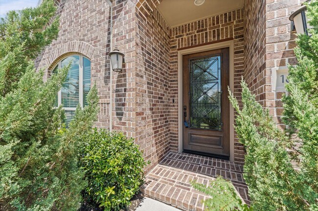 Building Photo - 18226 Dalyell Dr