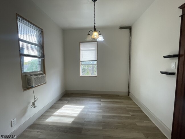 Building Photo - 237 Park Ave
