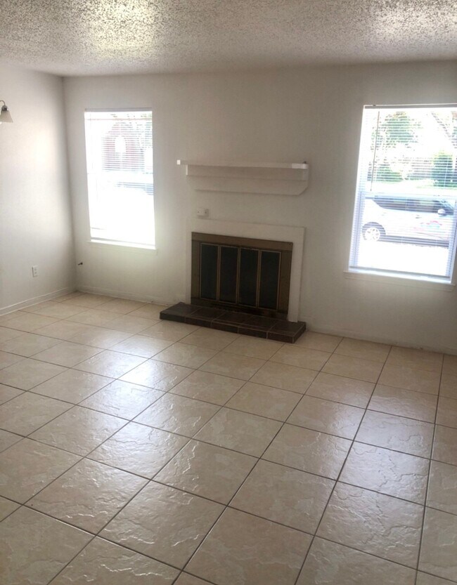 Building Photo - 6456 Kentwick Dr