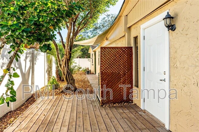 Building Photo - 3402 W Van Buren Dr