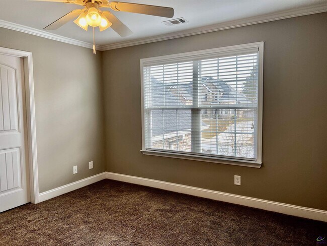 Building Photo - 609 Cannock Ct