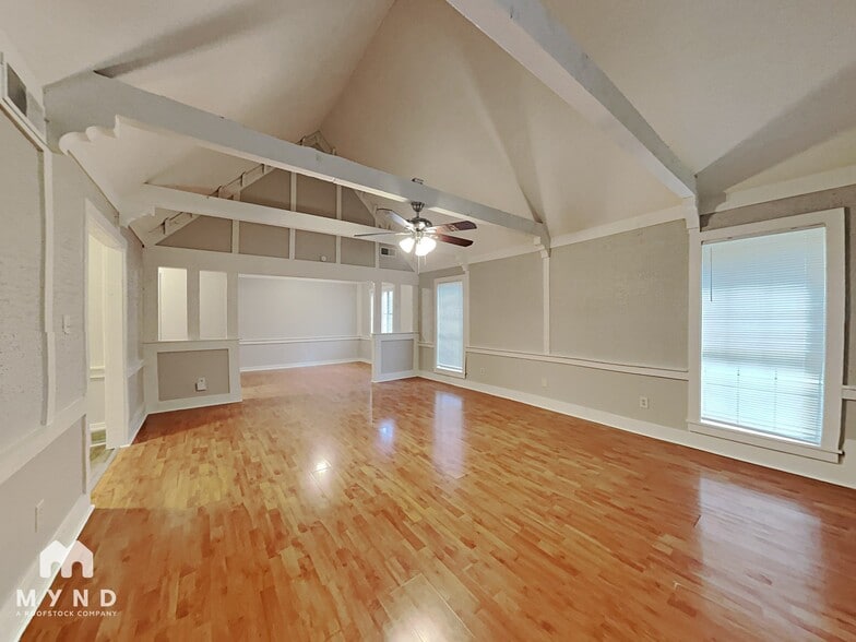 Building Photo - 464 Windridge Point