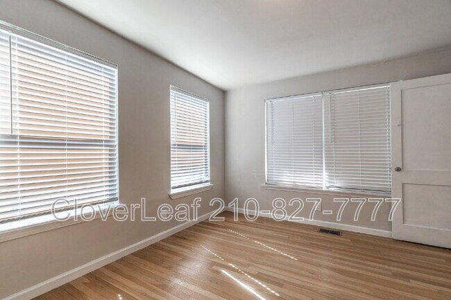 Building Photo - 210 Harwood Dr