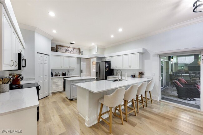 Building Photo - 7500 Woodland Bend Cir