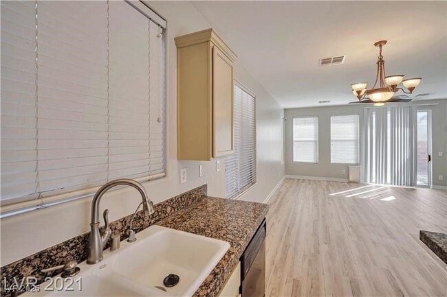 Building Photo - 10966 Positano St