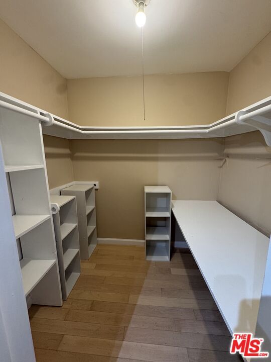 Building Photo - 8550 Holloway Dr