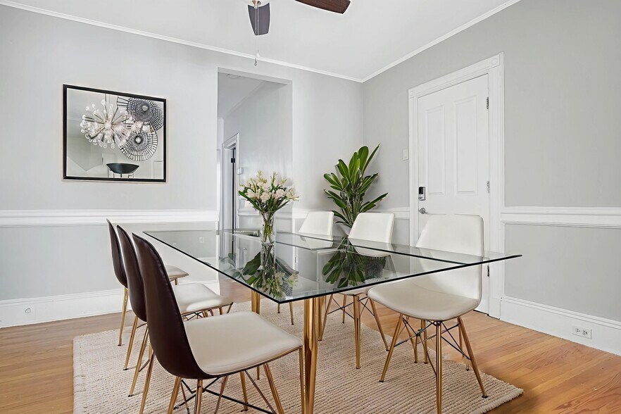 Building Photo - 128 Oak St