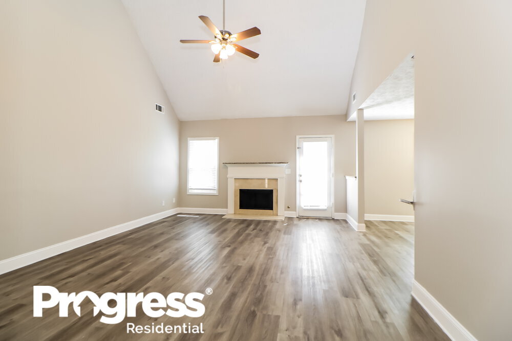 Building Photo - 2950 Northcliff Dr