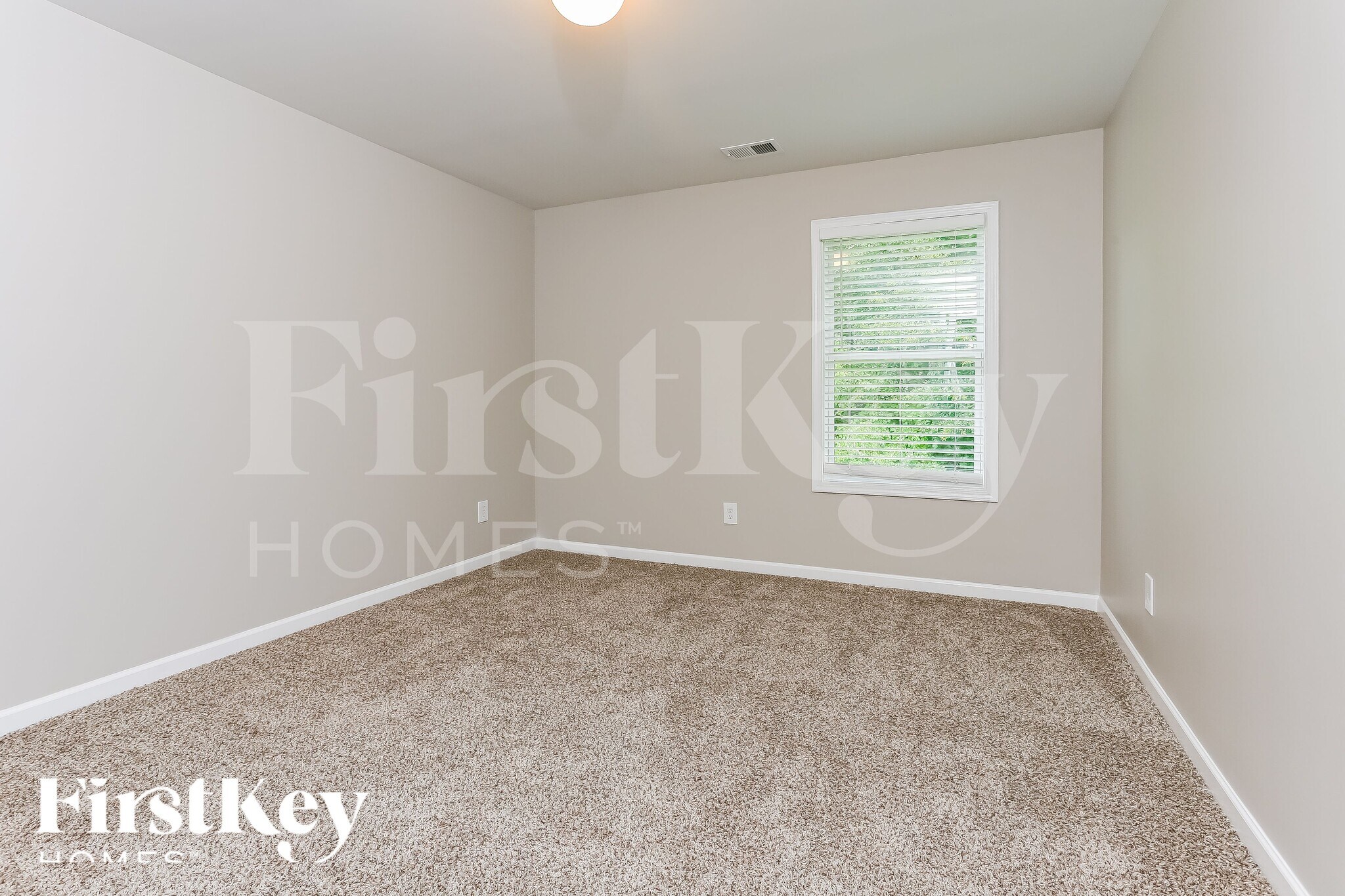 Building Photo - 447 Clapton Ct