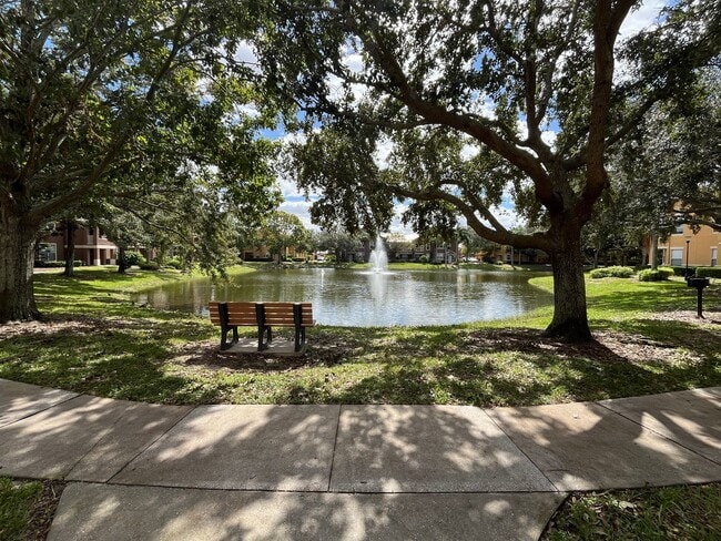 Building Photo - Stunning one bedroom, one bath luxury condo with large garage and fabulous community amenities.