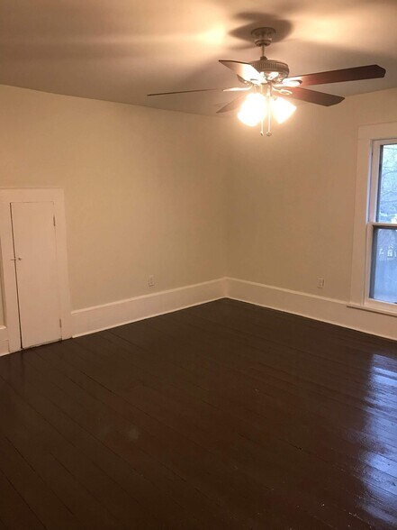 Building Photo - 526 Monroe St