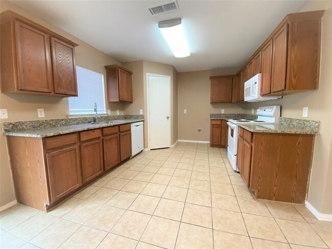 Building Photo - 1125 Greenbend Dr