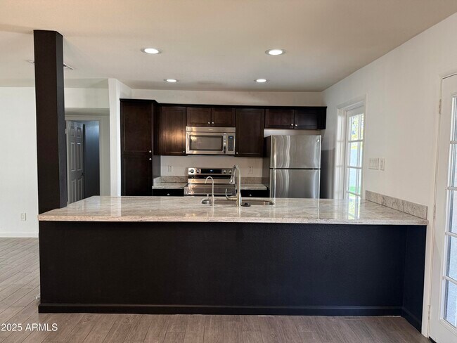 Building Photo - 4613 S Rita Ln