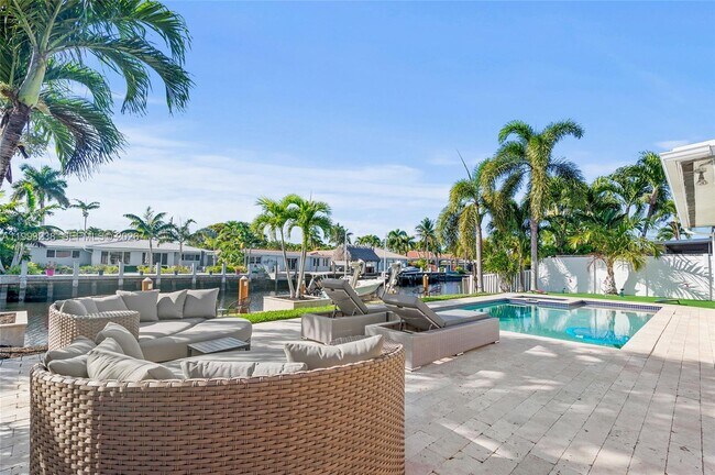 Building Photo - 2207 NE 16th Ave