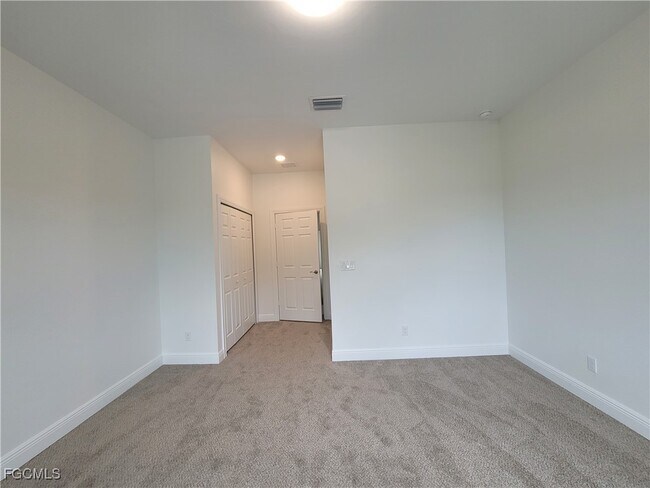 Building Photo - 3517 SW Santa Barbara Pl