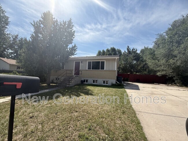 Building Photo - 4425 Fortune Cir S