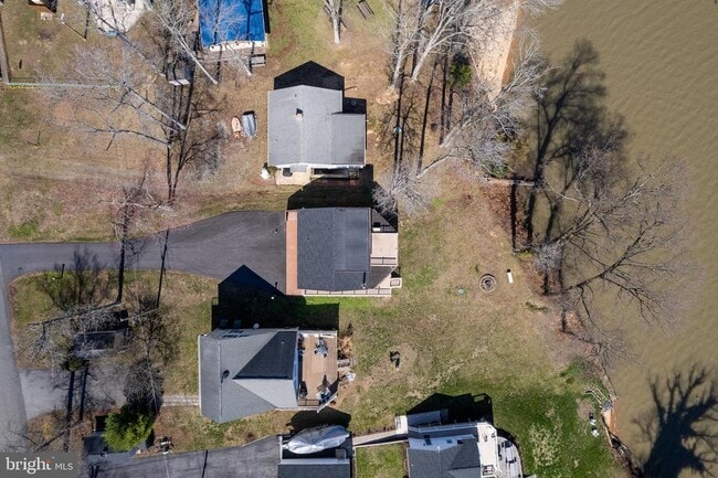 Building Photo - 26 Park Ln