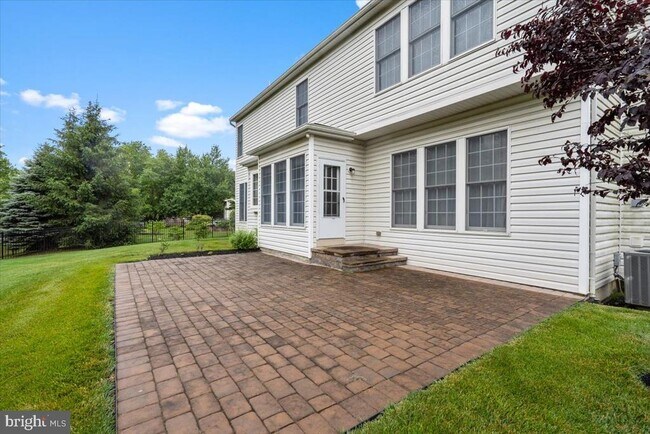 Building Photo - 4 Van Marter Ct