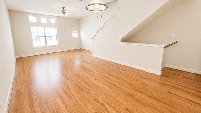 Building Photo - 2710 Hullsmith Dr
