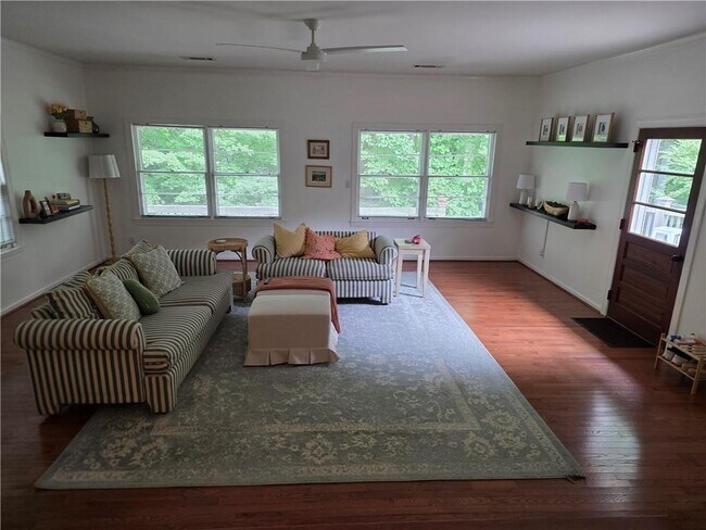Building Photo - 2129 Pine Forest Dr NE