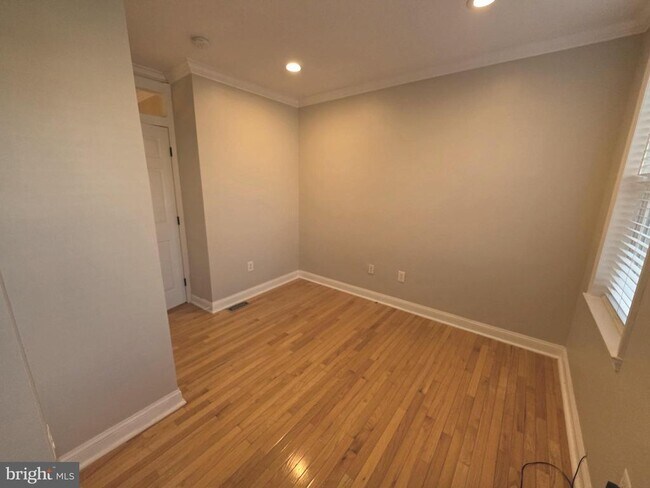 Building Photo - 1209 Florida Ave NE