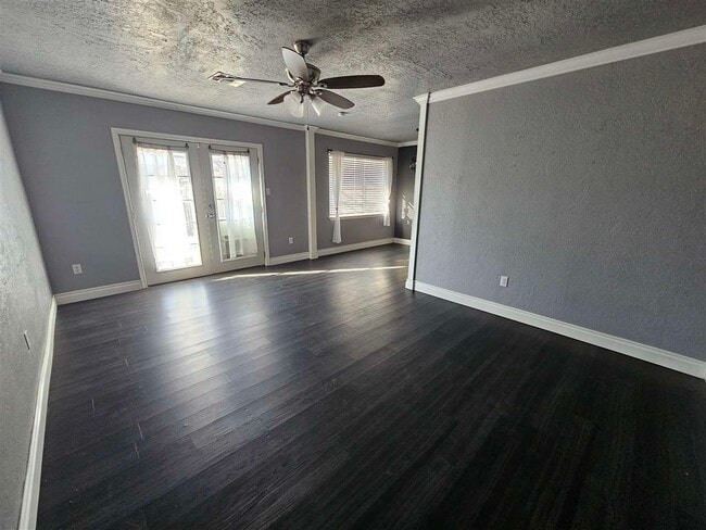 Building Photo - 4621 SE Mieling Dr