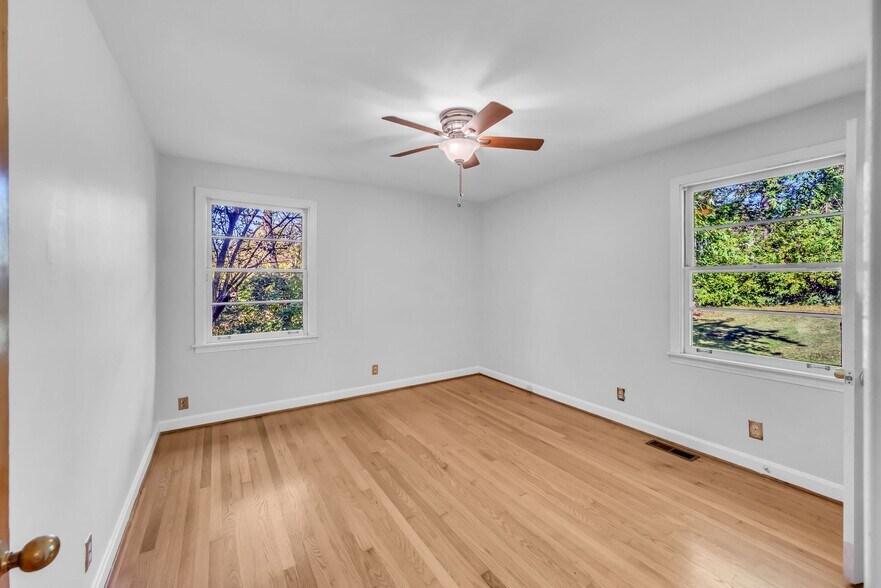 Building Photo - 526 Davidson Rd