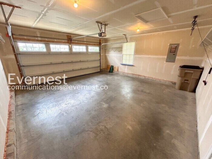 Building Photo - 1344 Tree House Dr