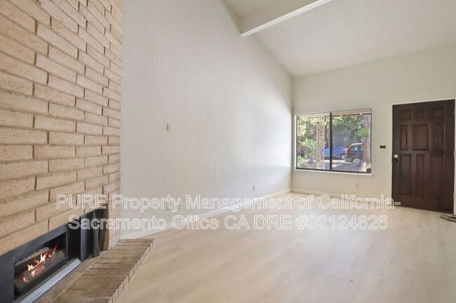 Building Photo - 7423 Willowcreek Dr