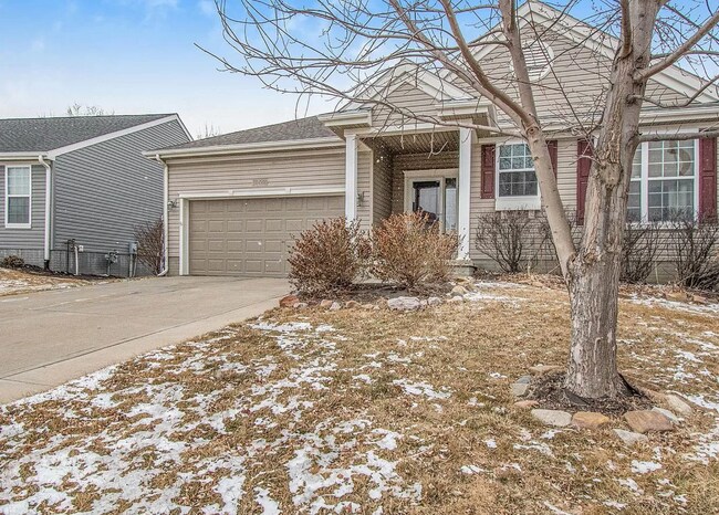 Building Photo - Spacious 4 Bedroom With Modern Comforts & ...