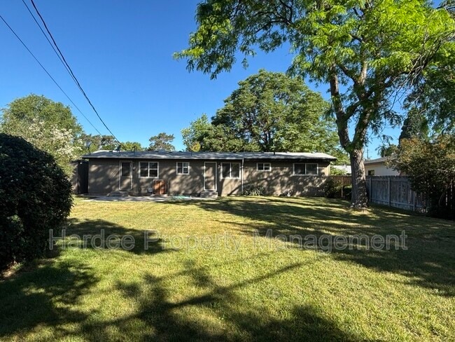 Building Photo - 1500 Brooklawn Dr