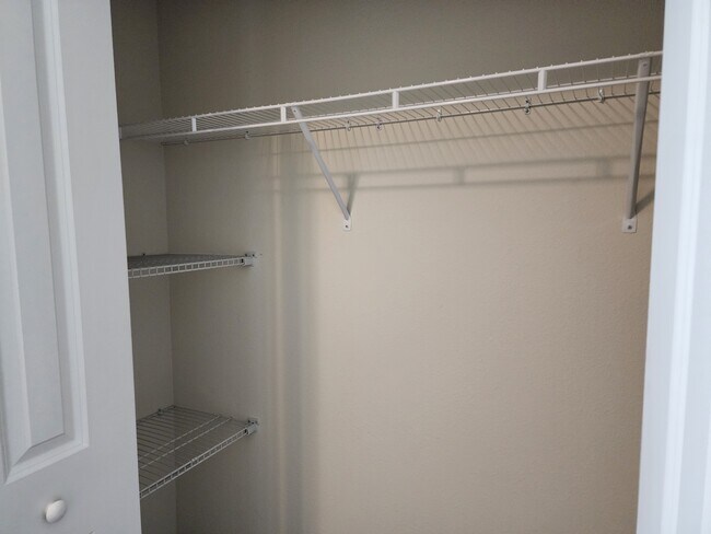 Building Photo - 285 Holly Forest Dr