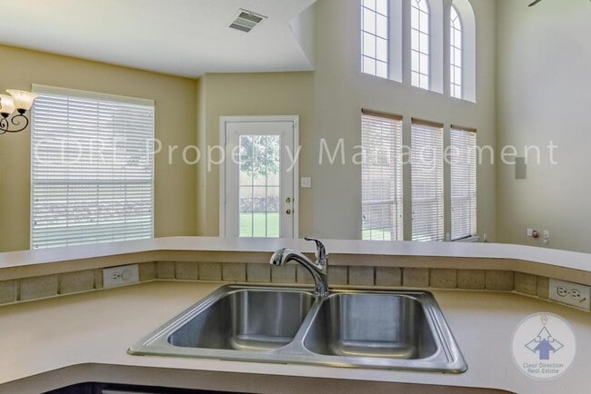 Building Photo - 1211 Limestone Creek Dr