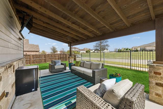 Building Photo - 1800 Roundtree Cir W