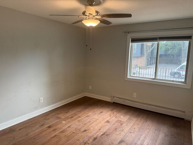 Building Photo - Gorgeous Modern Condo with Private Patio, ...