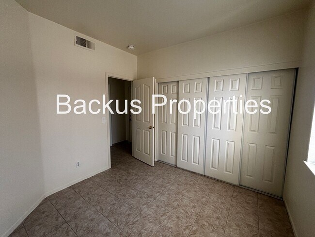 Building Photo - Wonderful two bedroom home close to Constitution shopping center